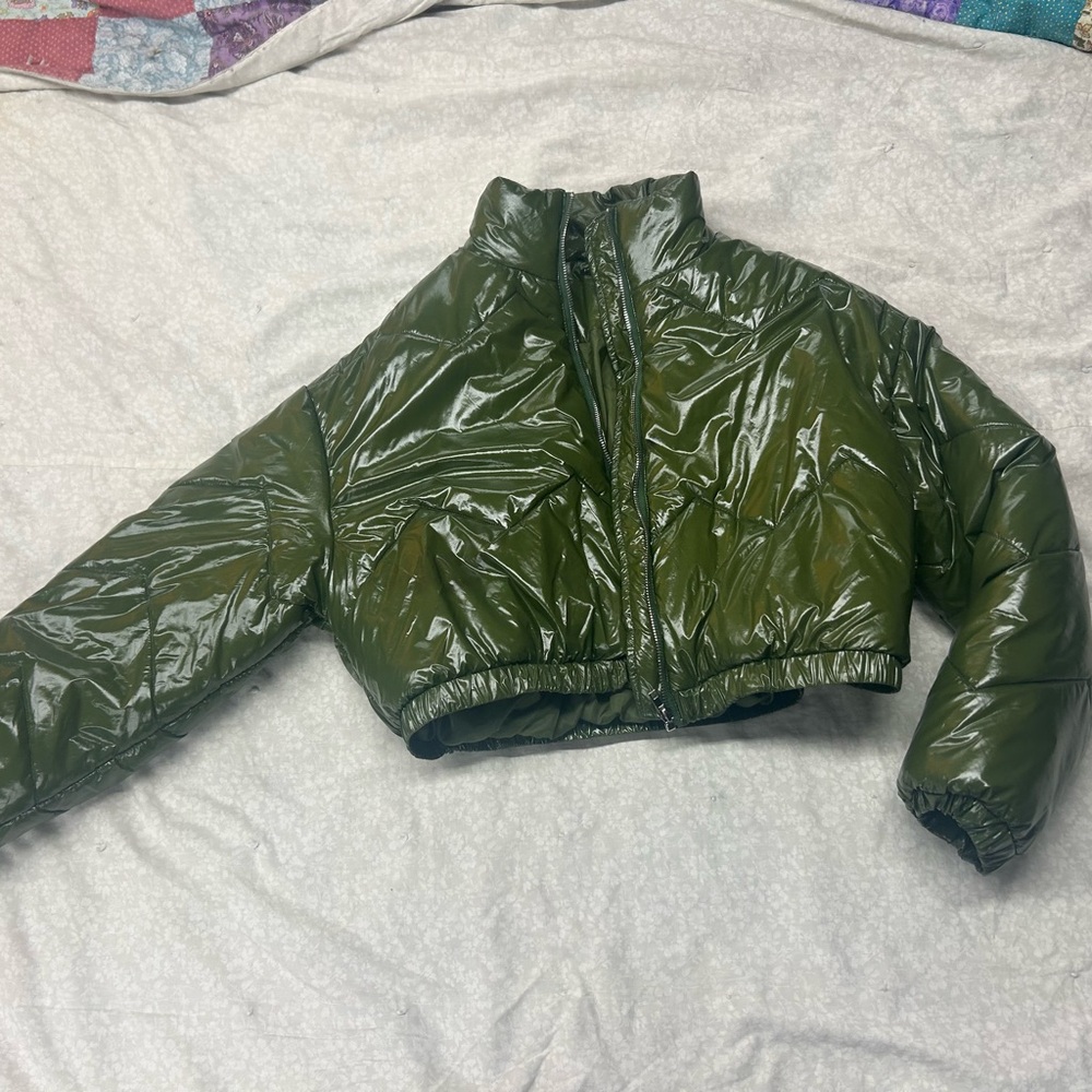Olive Green cropped Puffer Jacket